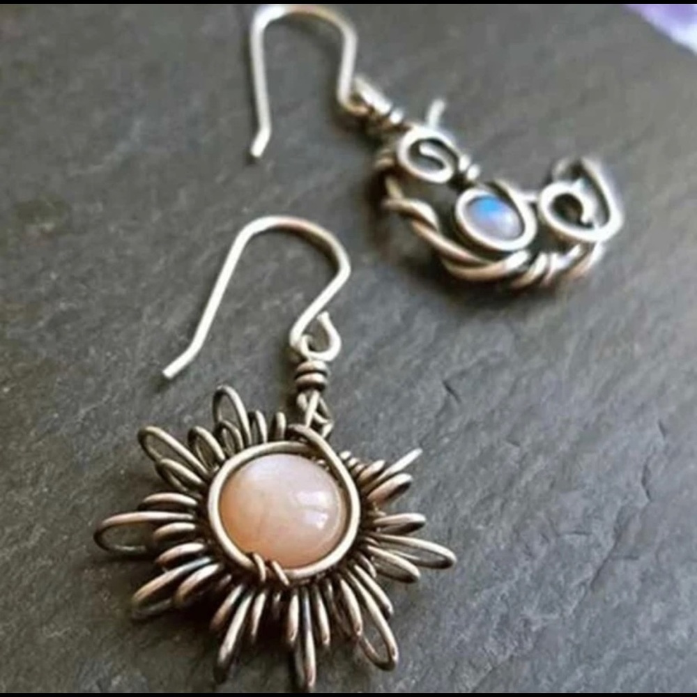 🎉 HP 🎉 🦋 3/$24 Wire mismatched Sun & Moon earrings / NWOT - Picture 4 of 4